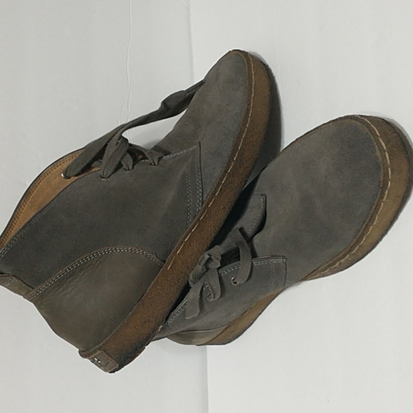 John Varvatos Suede Chukka Boots Lace Up  Ankle Boots mens size 9.5 main image 4